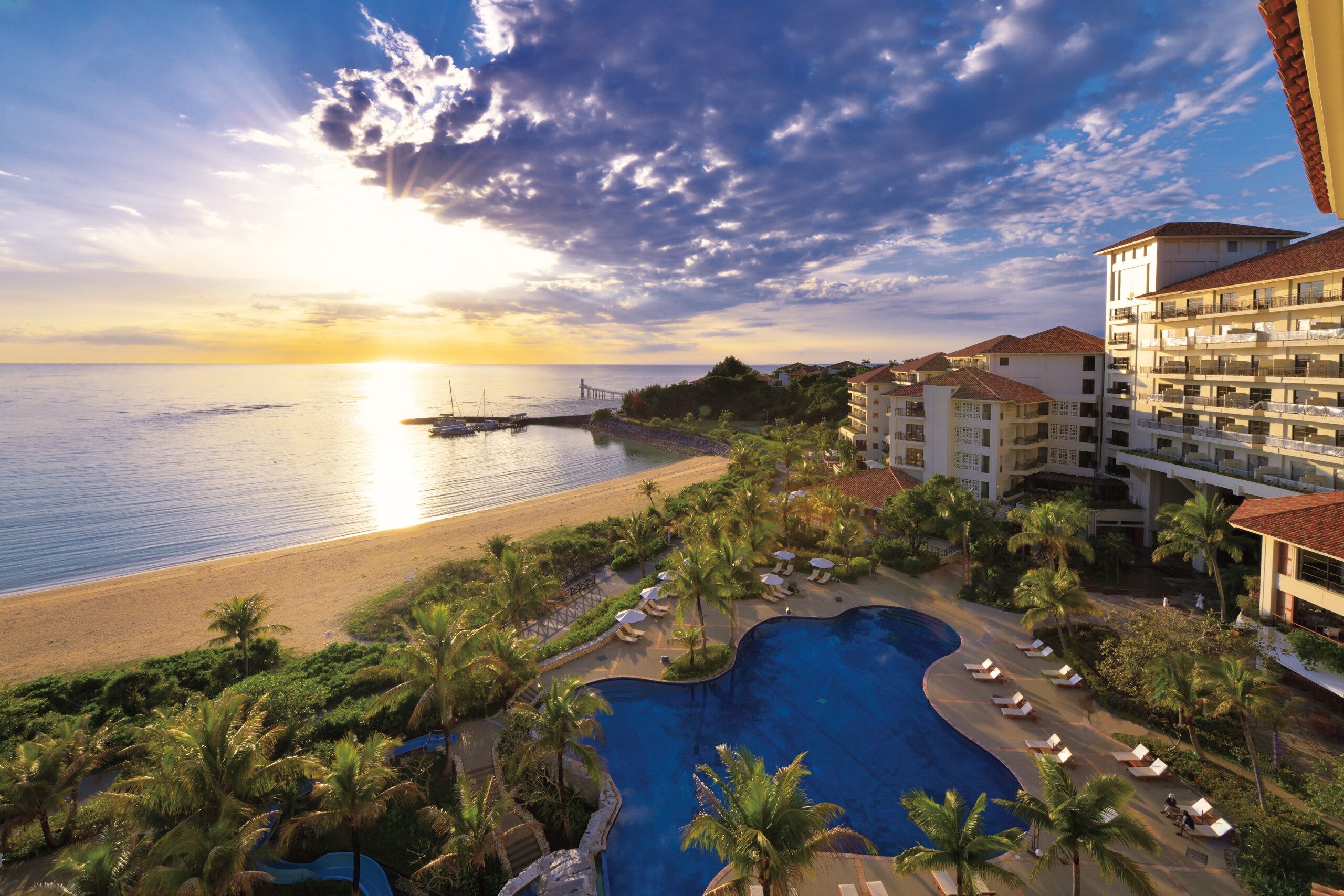 極美品】ザ・テラスホテルズ 置時計 シルバー 沖縄 ブセナテラス